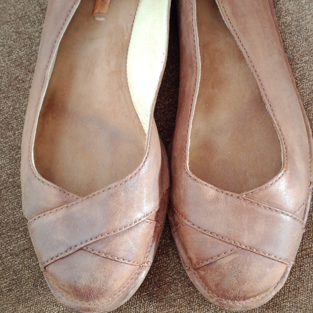 Women's Brown Leather Flats